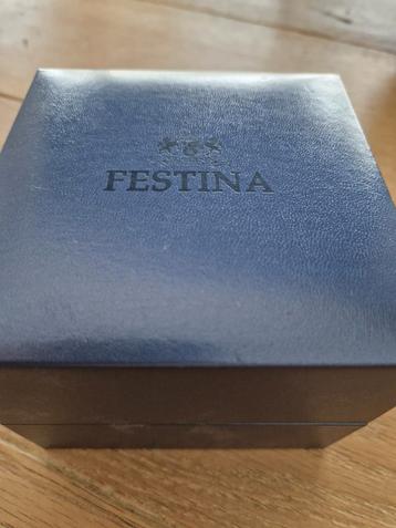 Festina F16122 steel chonograph horloge

 beschikbaar voor biedingen