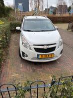 Chevrolet Spark 1.0 Bifuel 2012 Wit, Auto's, Chevrolet, 15 km/l, 37 €/maand, 4 cilinders, Wit