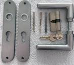 AMI aluminium deurbeslag met cilinder en 2 sleutels, Ophalen, Gebruikt, Overige materialen, Klink of Kruk