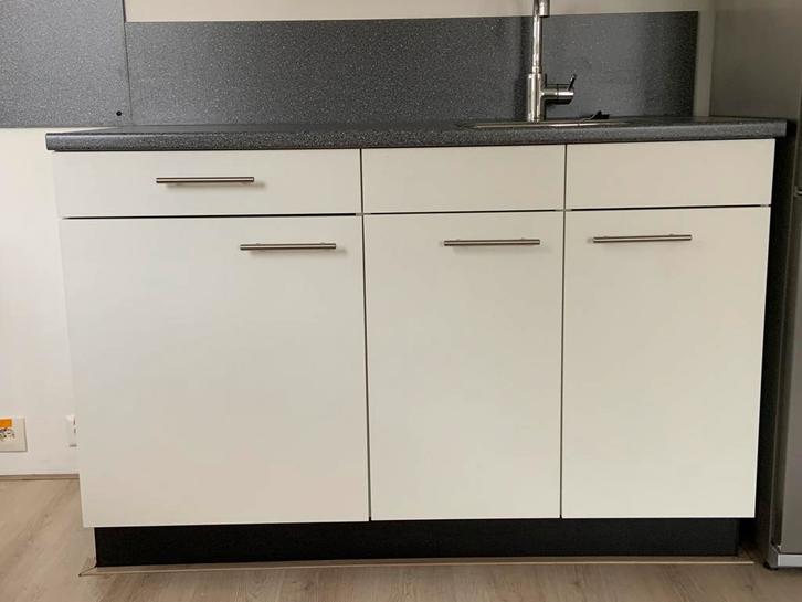 Nieuw Keukenblok Bruynzeel 140 cm breed, Huis en Inrichting, Keuken | Complete keukens, Nieuw, Enkelwandige keuken, Wit, Kunststof