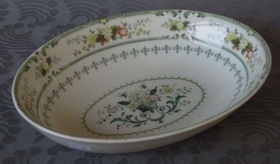 NR TT7: 1 Ovale diepe Royal Doulton Provencal dekschaal, Doulton. Tweedehands onbekend, Nieuw, Ophalen of Verzenden, Schaal of Schalen