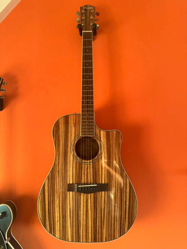 Fender western CD220CE Zebrano, Muziek en Instrumenten, Snaarinstrumenten | Gitaren | Akoestisch, Zo goed als nieuw, Western- of Steelstringgitaar