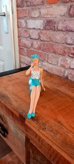 Retro Dame in een Badpak met een strandbal ♥️NIEUW♥️, Verzamelen, Beelden en Beeldjes, Ophalen of Verzenden, Nieuw, Mens