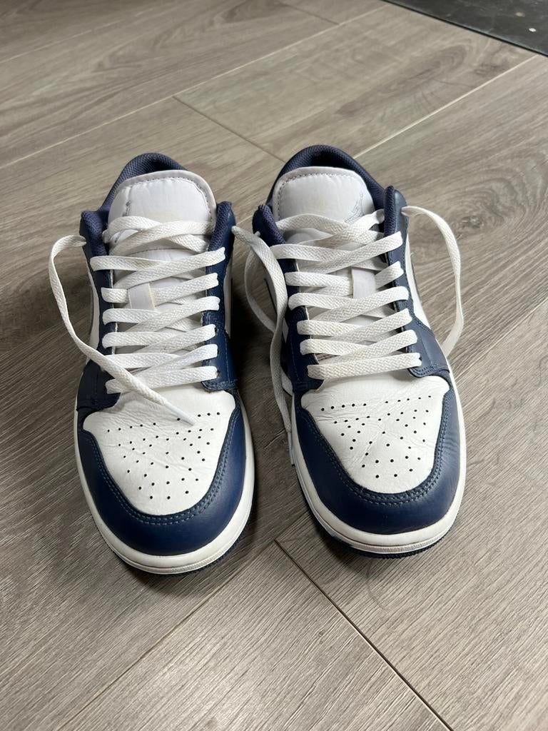 Nike air jordan 1 low midnight navy maat 43, Ophalen of Verzenden, Zo goed als nieuw, Schoenen