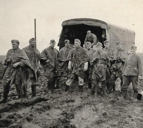 Duitse camo smock aan het Oostfront in Rusland 'Tarnung', Verzamelen, Militaria | Tweede Wereldoorlog, Landmacht, Foto of Poster