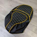 UITVERKOOP! Zadelhoes Vespa Sprint geel audi rs custom, Info@jynkx.com, Jynkx, Nieuw, Ophalen of Verzenden