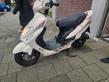 Scooter  beschikbaar voor biedingen