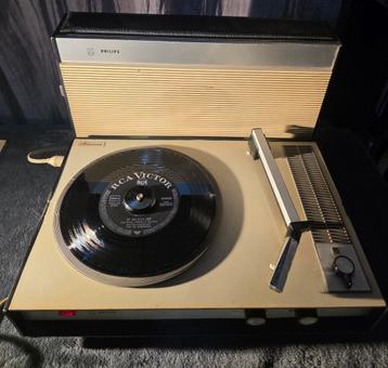 Vintage Philips Platenspeler beschikbaar voor biedingen