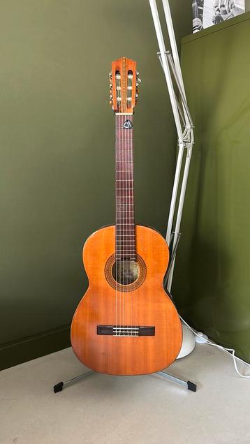 Suzuki type 700 klassieke gitaar. 1972 beschikbaar voor biedingen