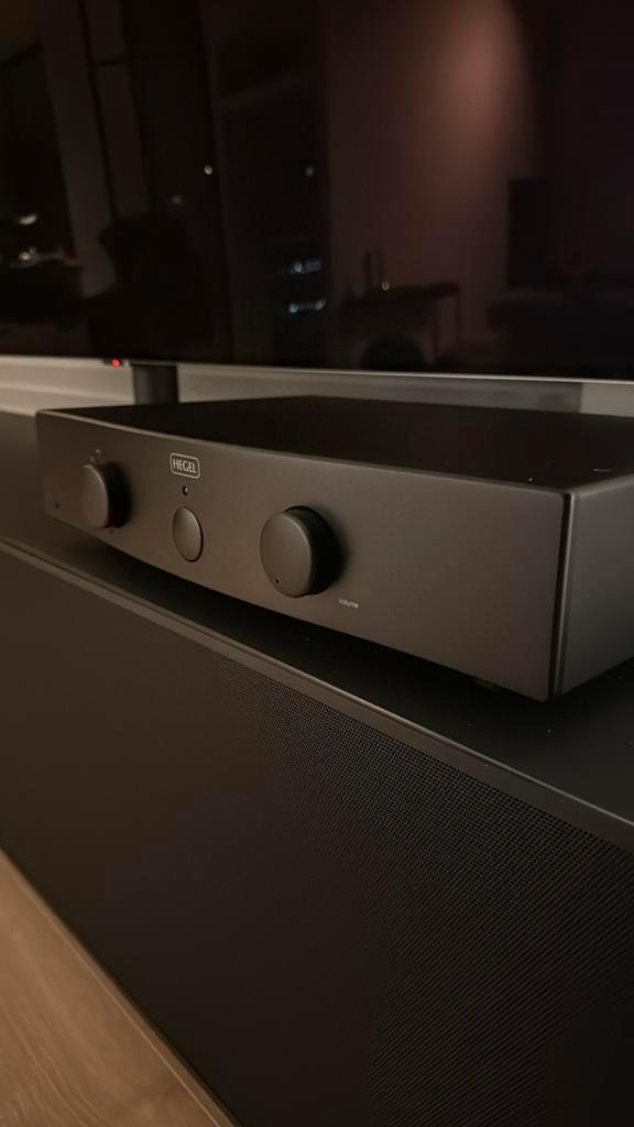 Hegel P20 voorversterker z.g.a.n, Audio, Tv en Foto, Versterkers en Receivers, Zo goed als nieuw, 120 watt of meer, Overige merken
