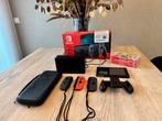Nintendo Switch, 3 controllers, reishoes & 5 spellen, Spelcomputers en Games, Eén computer, Zo goed als nieuw, 3 spelers of meer