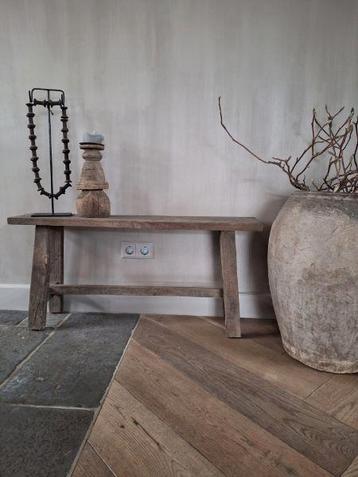 Oud landelijk houten bankje 100 cm beschikbaar voor biedingen