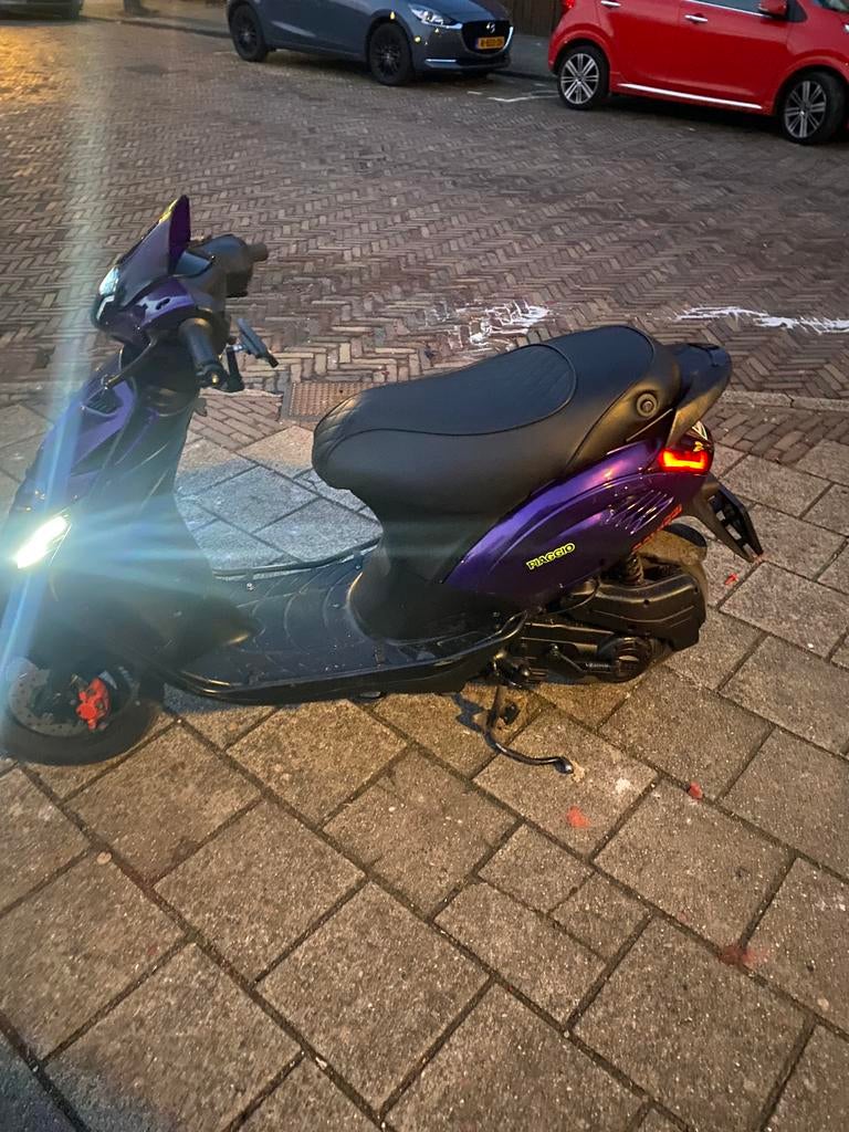 Piaggio Zip 50cc 4T SNOR - 2016 - Paarse RS kappen, Fietsen en Brommers, Snorfietsen en Snorscooters, Ophalen, Piaggio, Nieuw