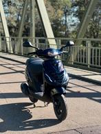 Piaggio zip 4t, Fietsen en Brommers, Scooters | Piaggio, Ophalen, Zip, 49 cc, Zo goed als nieuw