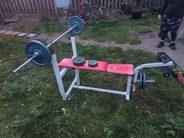 Halterbank met gewichten - Bench press beschikbaar voor biedingen