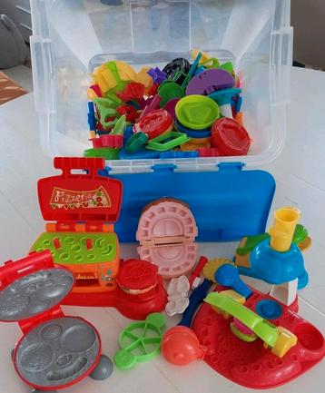 PLAY-DOH FIGUREN voor kleien. beschikbaar voor biedingen