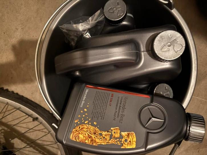 Mercedes Automaatbakolie 8L + Onderdelen, Auto-onderdelen, Transmissie en Toebehoren, Mercedes-Benz, Nieuw, Ophalen of Verzenden