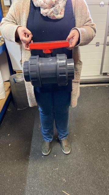 110mm Kogelkranen en alle ander maten ook op voorraad beschikbaar voor biedingen