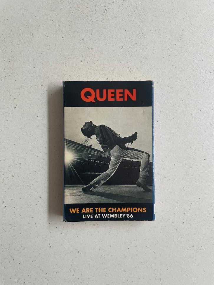 Queen - We are the Champions, Cd's en Dvd's, Cassettebandjes, Zo goed als nieuw, Origineel, Pop, 1 bandje, Met bewaardoos, rek of koffer