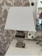 2x tafellamp zilver kleurig met witte kappen, Huis en Inrichting, Lampen | Tafellampen, Ophalen, Zo goed als nieuw, Minder dan 50 cm