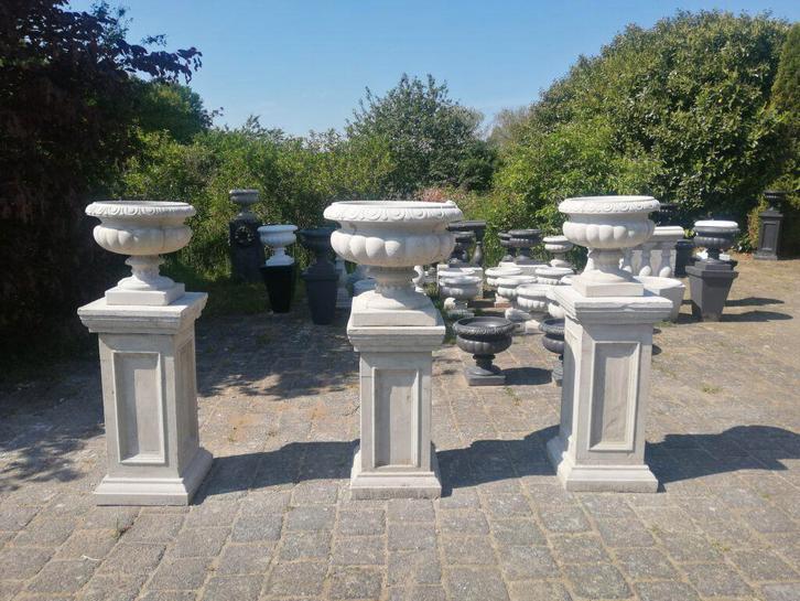 Unieke & sierlijke italiaanse betonnen bloempotten & zuilen, Tuin en Terras, Tuinvazen, Nieuw, Ophalen