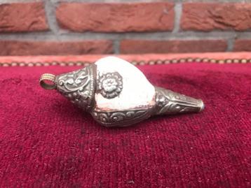 Tibetaanse sankha amulet/ hanger beschikbaar voor biedingen