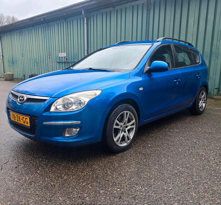 Hyundai i30 CW 1.6i Dynamic NAP AIRCO TREKHAAK, Auto's, Hyundai, Bedrijf, i30, Airbags, Airconditioning, Bluetooth, Bochtverlichting