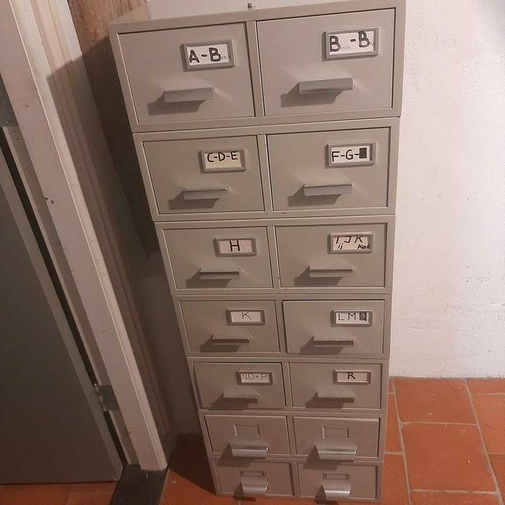 Archief kast ladenkast metaal ansichtkaarten, Huis en Inrichting, Kasten | Lockerkasten, Gebruikt, Ophalen