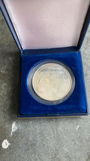 Zilveren 50 gulden munt beschikbaar voor biedingen