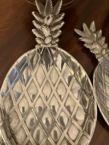 Twee vintage ananas schalen mid century beschikbaar voor biedingen