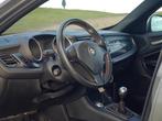 Alfa Romeo Giulietta 1.4 Turbo 170PK Distinctive (bj 2014), 65 €/maand, Gebruikt, Zwart, 4 cilinders