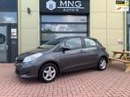 Toyota Yaris 1.0 VVT-i Aspiration|Camera|Airco|Nap|VOL!|, Euro 5, Gebruikt, 750 kg, Origineel Nederlands