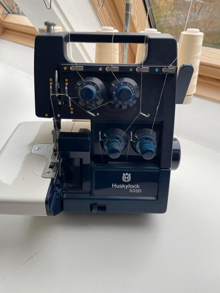 Husqvarna Huskylock 535D Lockmachine, Hobby en Vrije tijd, Naaimachines en Toebehoren, Gebruikt, Lockmachine, Husqvarna, Ophalen