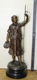 Zamak beeldje van  vrouwelijke visser, Ophalen of Verzenden