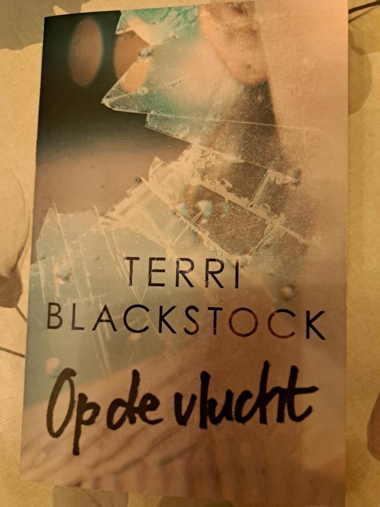 Terri Blackstock - Op de vlucht, Ophalen of Verzenden, Gelezen, Terri Blackstock, Nederland