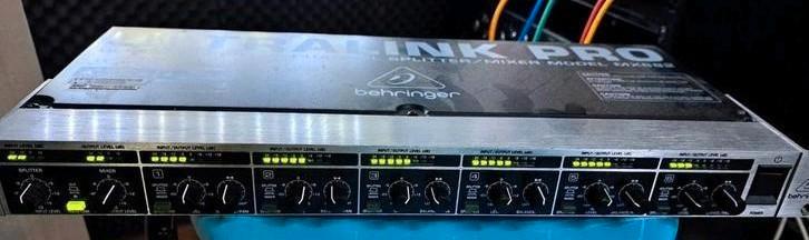 Behringer Ultralink Pro MX882 – 8-kanaals splitter/mixer, Muziek en Instrumenten, Effecten, Zo goed als nieuw, Overige typen, Ophalen of Verzenden