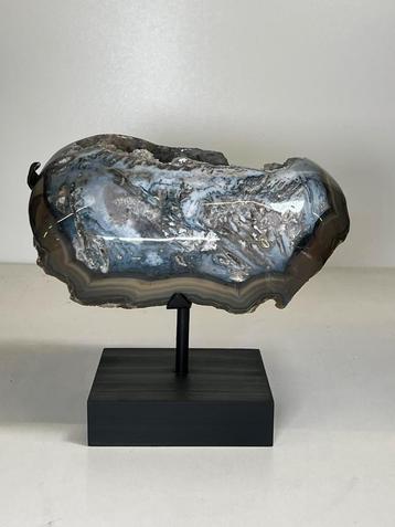 Agaat op voet 20 cm hoog beschikbaar voor biedingen