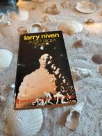 Larry Niven - A Gift from Earth - English, Boeken, Ophalen of Verzenden, Gelezen