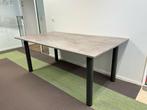 Eettafel - bureau Febrü, Ophalen, Zo goed als nieuw