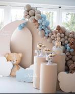 Beige zuilen - Babyshower - Feest - Decoratie - Displayzuil, Hobby en Vrije tijd, Feestartikelen | Verhuur, Ophalen, Zo goed als nieuw