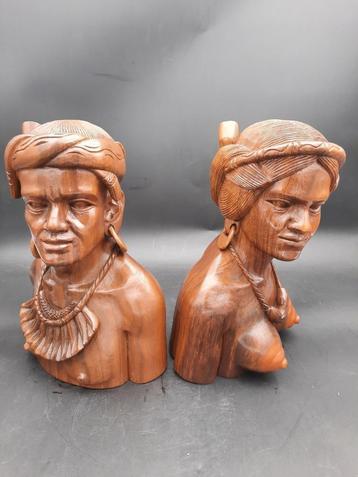 2 oude houten beelden, jaren 60 beschikbaar voor biedingen