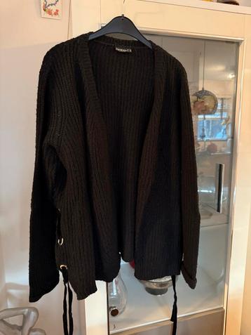 Janina vest, maat 48 beschikbaar voor biedingen