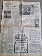 TENNIS Tom Okker wint kampioenschap Hilversum (1970), Ophalen of Verzenden, 1960 tot 1980, Knipsel(s)