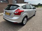 Ford Focus 1.0 EcoBoost Titanium 5 deurs airco/ecc navigatie, Euro 5, Gebruikt, Zwart, 635 kg