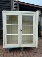Oude brocante vitrinekast kast vuilwit, Antiek en Kunst, Curiosa en Brocante, Ophalen