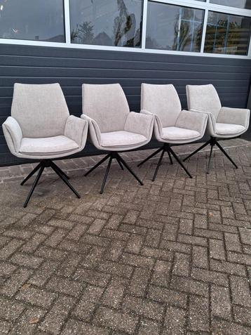 Eetkamerstoel Moods collection beschikbaar voor biedingen