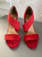 Z.G.A.N. Rode dames schoenen maat 36 van TAMARIS, Tamaris, Ophalen of Verzenden, Zo goed als nieuw, Schoenen met hoge hakken