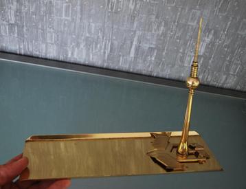 Zendtoren DDR Berlijn, Oost Duitsland. Vintage messing model beschikbaar voor biedingen