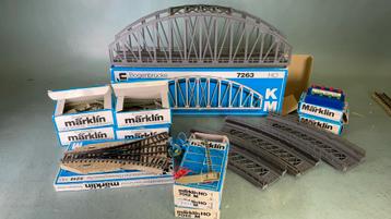 Marklin ho Kavel o.a. brug 7263,wissel 5214 , 40 masten 7009 beschikbaar voor biedingen