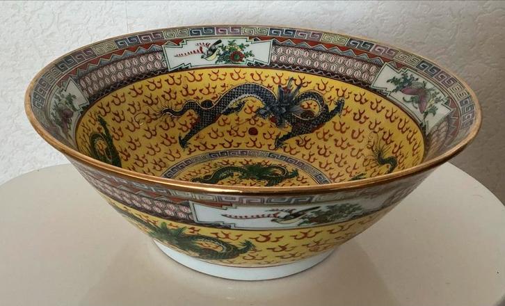 Antieke Chinese schaal met Draken, Antiek en Kunst, Antiek | Schalen, Ophalen of Verzenden